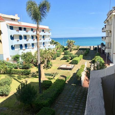 Baia Degli Dei - Living La Nike Lejlighed Giardini Naxos Eksteriør billede