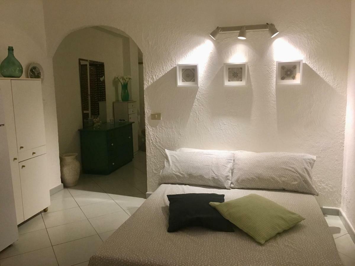 Baia Degli Dei - Living La Nike Lejlighed Giardini Naxos Eksteriør billede