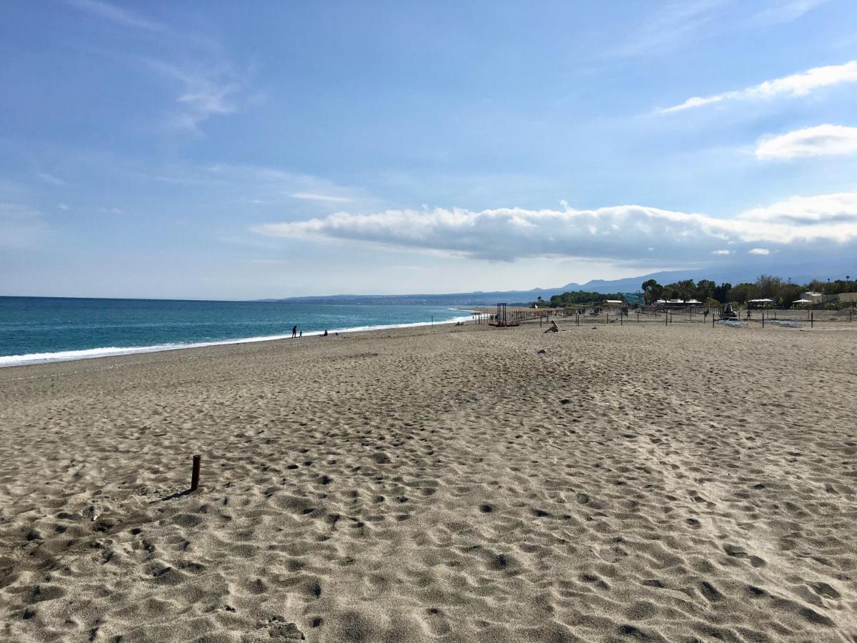 Baia Degli Dei - Living La Nike Lejlighed Giardini Naxos Eksteriør billede