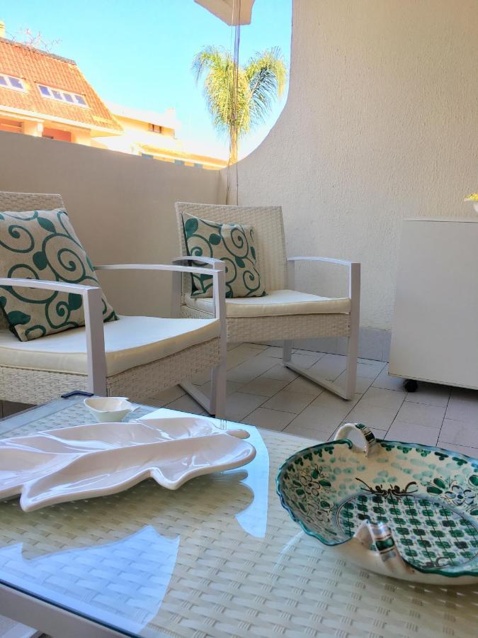 Baia Degli Dei - Living La Nike Lejlighed Giardini Naxos Eksteriør billede